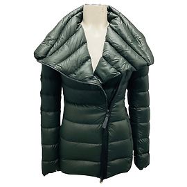 Mackage Steppjacke aus Daunen in Olivgrün / Schwarz mit Lederbesatz Grün
