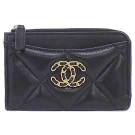 Chanel Chanel 19 Lambskin Card Case Black