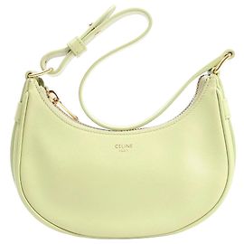 Céline Bolso de hombro de cuero Ava de CELINE en verde Verde