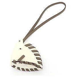 Charm Cheval Tresse Nata/Etoupe d'Hermès Blanc Taupe