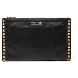 Miu Miu schwarze Nieten-Leder-Clutch mit Reißverschluss Schwarz