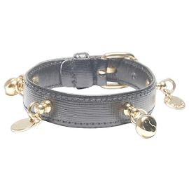 Prada Leder Charm Armband in Schwarz Schwarz