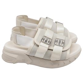 Sandali Slingback Marshmallow Givenchy in pelle di vitello bianca Bianco Crudo