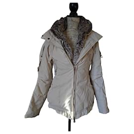 Calvin Klein Performance Steppjacke Creme Aus weiß