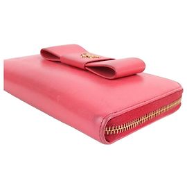 Prada Cartera larga rosa decorada con cinta Saffiano Rosa