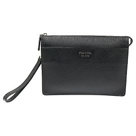 Prada Clutch in pelle Saffiano nera con logo in lettere argentate e tracolla Nero