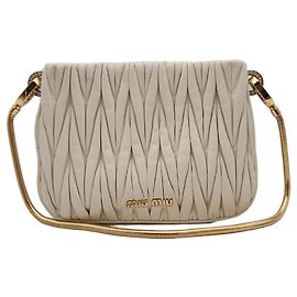 Bolsa de Ombro Matelassé Miu Miu Marfim Branco