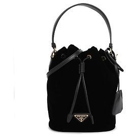 Prada Damen Mini-Tasche aus Samt mit Napa-Lederdetails Schwarz