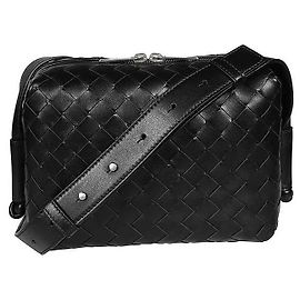 Bottega Veneta Sac à dos caméra Intrecciato Loop Noir
