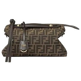 Fendi Bolso Soft Medium Castaño