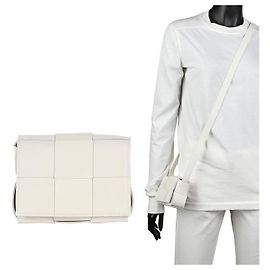 Bottega Veneta Mini bolsa de cassette para mujeres Blanco