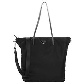 Prada Borsa a Spalla Pocono in Nylon Nero