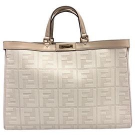 Fendi Bolsa Tote e Bolsa de Ombro FF Peekaboo em Tecido Branco