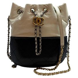 Chanel Mini bolsa transversal Gabrielle de pérolas brancas Branco