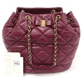 Salvatore Ferragamo Bolsa de ombro Jenny em Napa bordô acolchoada com laço Vermelho