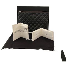 Chanel Classic Caviar Clutch Medium Black Black