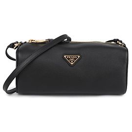 Prada Bolsa de ombro feminina em couro macio com logo triangular Preto