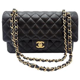 Chanel Classico Medio Pelle di Pecora Nera Condizione Nero
