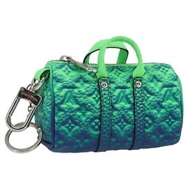 LOUIS VUITTON Llavero Mini Keepall Taurillon Illusion MP3284 LV Auth 161455SM Verde
