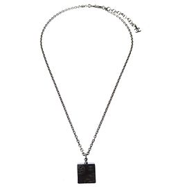 Pendente Quadrato CC in Resina Chanel Nero