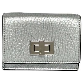 Fendi Damen Peekaboo Micro Trifold Geldbörse Silber