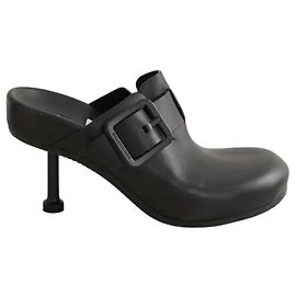 Balenciaga Absatzschuhe aus schwarzem Leder Schwarz