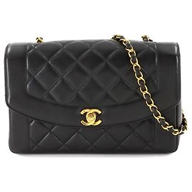 Borsa a spalla Chanel Diana Matelassé in agnello nero Nero