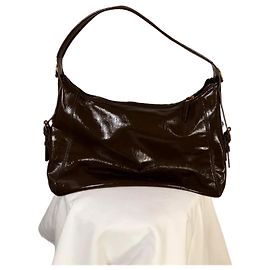 Mango Bolsa de ombro envernizada com detalhes em fivela marrom Marrom