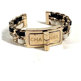 Pulsera Charm CC Logo B22A de Chanel Negro Blanco Dorado