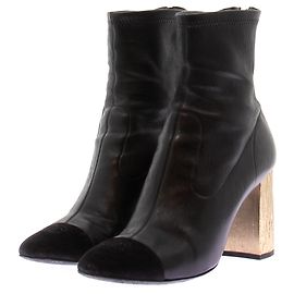 Chanel Bottines en daim noir talons dorés Noir