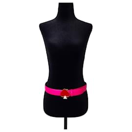 Yves Saint Laurent Ceinture YSL rose avec boucle en forme de cœur pique rouge Rose