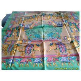 Autre Marque Pañuelo André Claude Canova de seda estampado elefantes Multicolor