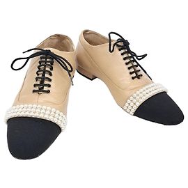 Mocassini decorati con perle Chanel Marrone