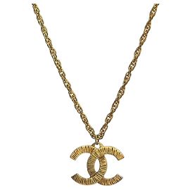 Collar de Oro CC de Chanel Dorado
