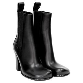 Bottega Veneta Botas de Tamanho Médio Preto