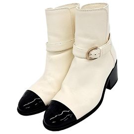 Chanel Stiefel Weiß