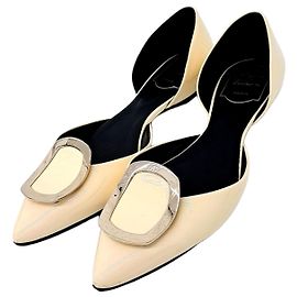 Lackschuhe von Roger Vivier Braun