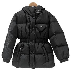 Prada Gepolsterter Pullover aus Re-Nylon Schwarz