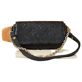 Louis Vuitton Borsa a tracolla Ivy Wallet on Chain Nero