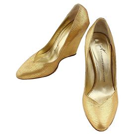 Giuseppe Zanotti Metal Gold Wedge Pumps Golden