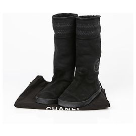Chanel Shearling-Stiefel Größe Schwarz