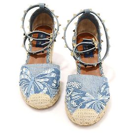 Valentino Sandali con zeppa in denim blu e borchie dorate per donne Blu
