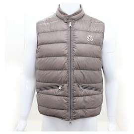 Colete acolchoado masculino Moncler Gray Gui Marrom