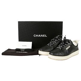 Chanel Baskets en dentelle Noir