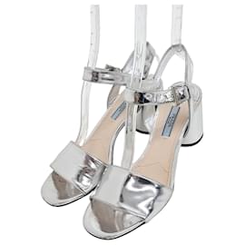 Prada Lacksandalen Silber