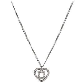 Salvatore Ferragamo Collar de Plata Gancini Corazón Cúbico Plata