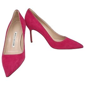 Manolo Blahnik Suede Shoes Pink