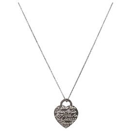 Tiffany & Co Collana in argento con ciondolo a forma di cuore e lettering Argento