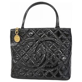 Chanel Reissue Tote Bag Black