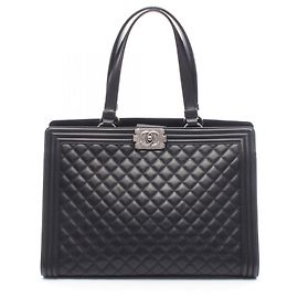 Chanel Boy große matelassierte Tote-Tasche Schwarz